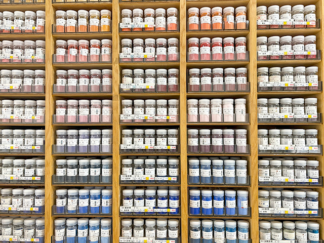 丸栄ガクブチ ナカガワ岩絵具