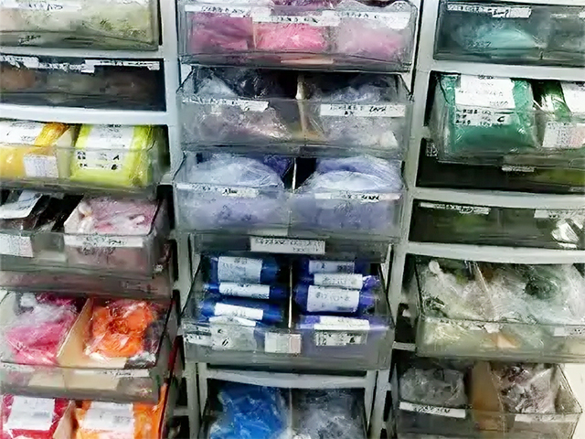 合成岩絵具コーナー